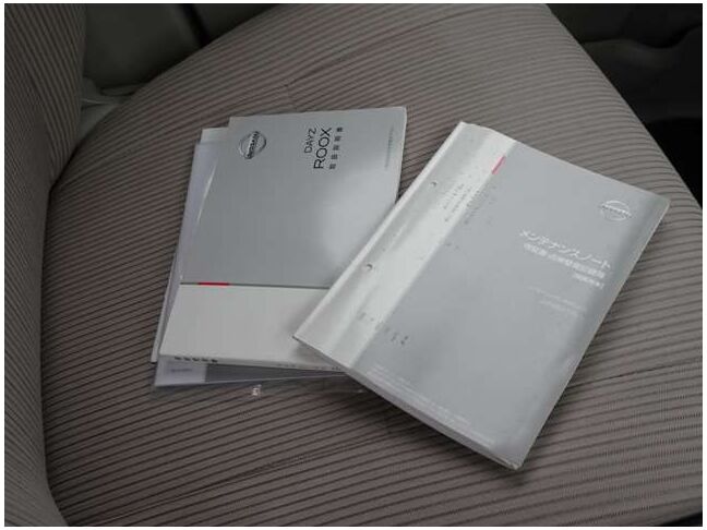 【書類一式揃い】基本的な操作はもちろん、困った時に役に立つ取扱説明書、整備履歴が確認できるメンテナンスノ－ト。書類が揃っていると安心できますよね