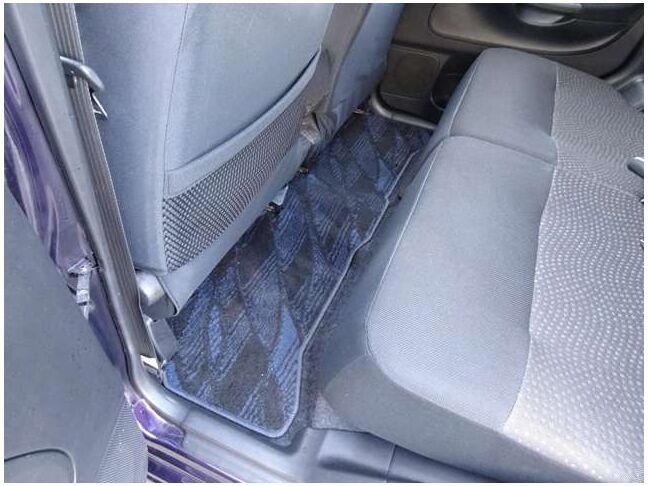 【フロアマット】フロアマットもキレイな状態となっております♪ご納車前にも徹底的に洗浄・掃除した後ご納車させて頂きます♪