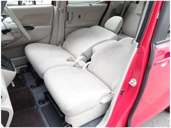 【運転席＆助手席】汚れが目立ちにくく、優雅にドライブをお楽しみいただけます♪座り心地もバッチリです☆是非一度ご体感下さいませ！