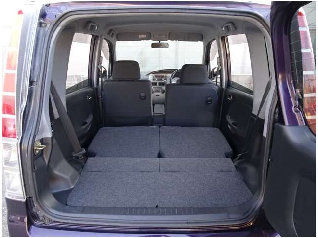 【ラッゲージルーム】リアシートを倒すことでバリエーション豊かに収納でき、より大容量のラゲッジスペースが確保できます