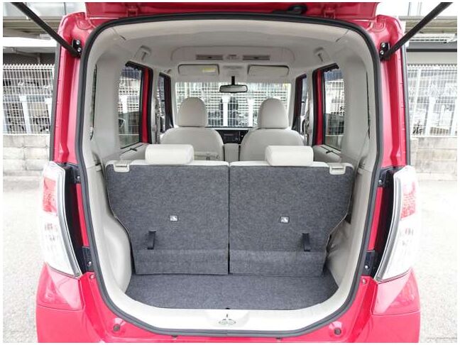 【ラッゲージルーム】トランクはもちろん大容量のスペースを確保☆後部座席をアレンジすると、もっと広く活用できます