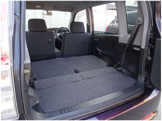 【ラッゲージルーム】リアシートを倒すことでバリエーション豊かに収納でき、より大容量のラゲッジスペースが確保できます