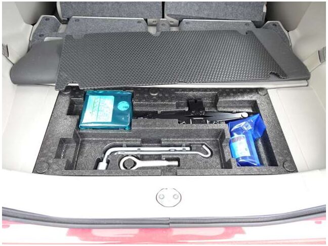 【ラッゲージルーム】トランクはもちろん大容量のスペースを確保☆後部座席をアレンジすると、もっと広く活用できます