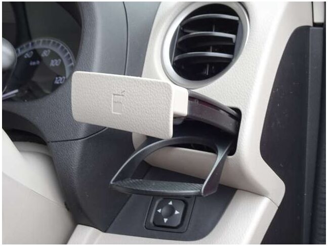 【ドリンクホルダー】快適なドライブには必須のドリンクホルダー！！ドライブスルーも良し！家からドリンクを持って行っても良し！楽しいドライブを