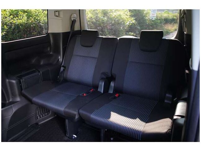 3列目もありますので大人数での移動も可能！