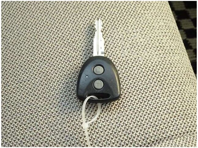 【キーレス】ボタン一つでドアの開閉が可能です！今となっては必須の装備です