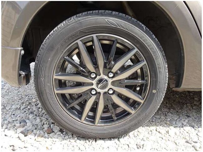 【14インチ社外アルミ】社外アルミで周囲の純正車と一段差が付きます！おしゃれは足元から！かっこよく仕上がっております☆