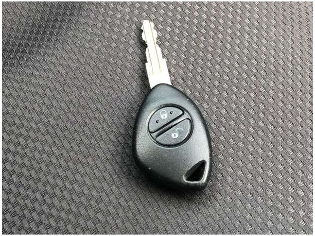 【キーレス】ボタン一つでドアの開閉が可能です！今となっては必須の装備です