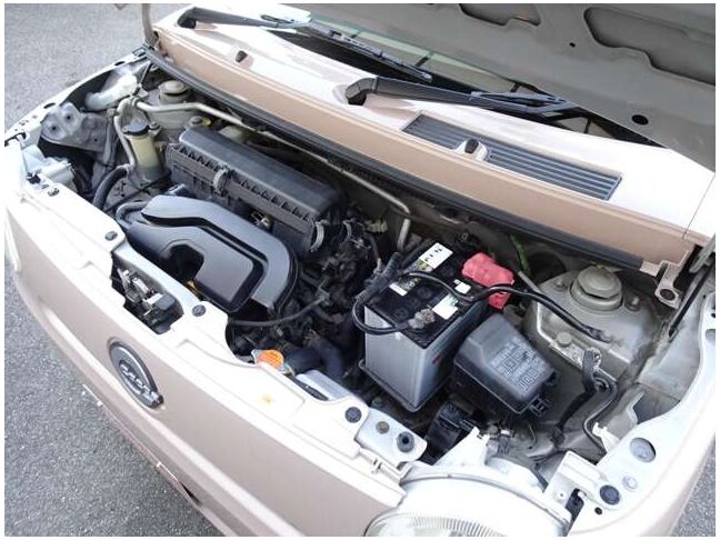 【エンジンルーム】エンジンルームも手を抜きません！しっかり整備してからのお渡しとなりますので安心してお乗りいただけます