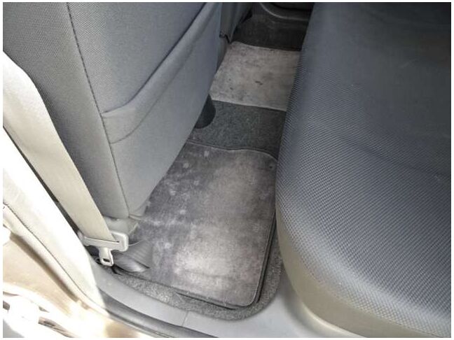 【フロアマット】フロアマットもキレイな状態となっております♪ご納車前にも徹底的に洗浄・掃除した後ご納車させて頂きます