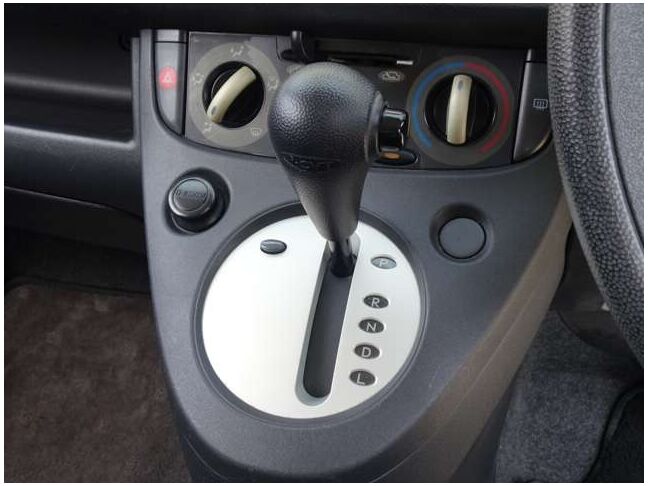 【シフトレバー】シフトもとても操作しやすいデザインになっております！運転する人の事を第一に考えた操作性の高い仕様です