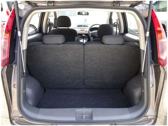 【ラッゲージルーム】トランクはもちろん大容量のスペースを確保☆後部座席をアレンジすると、もっと広く活用できます
