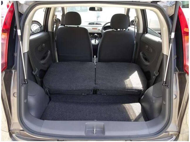 【ラッゲージルーム】リアシートを倒すことでバリエーション豊かに収納でき、より大容量のラゲッジスペースが確保できます