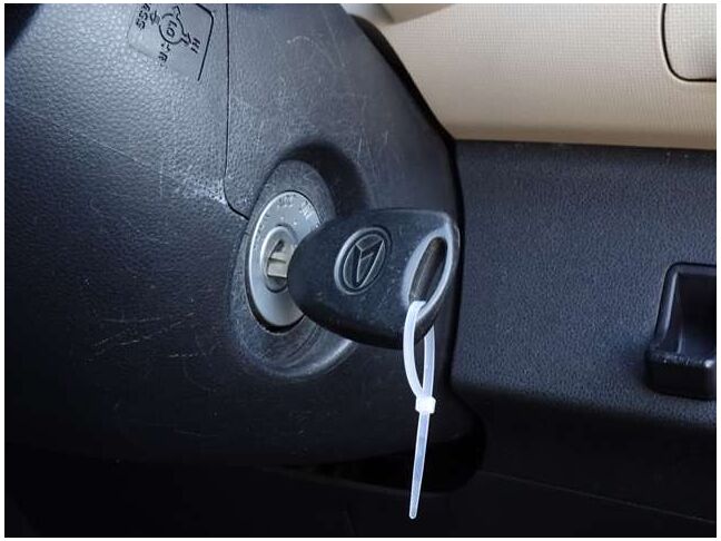 【キーレス】ボタン一つでドアの開閉が可能です！今となっては必須の装備です