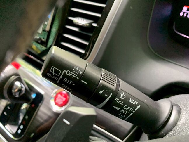 【お車探し】お客様のご要望に応じて、仕入れのプロがお客様と一緒にご希望のお車をお探しさせて頂くサービスをご提供しています。ご遠慮なくお申し出ください。