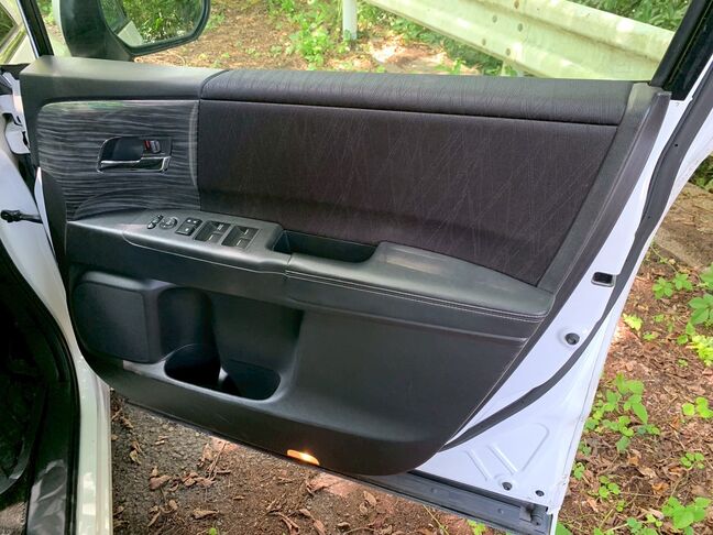 【友達追加の方法①】LINEで「@391tycna」を検索して友達追加できます。