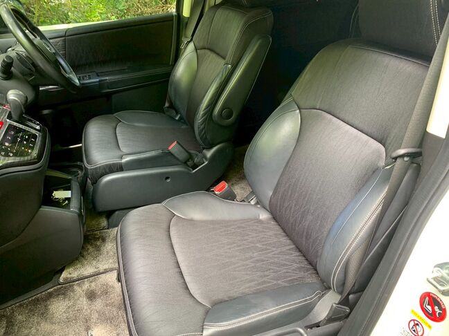 【お車探し】お客様のご要望に応じて、仕入れのプロがお客様と一緒にご希望のお車をお探しさせて頂くサービスをご提供しています。ご遠慮なくお申し出ください。