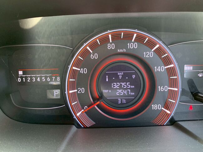 【友達追加の方法②】車両画像の2枚目のQRコードをLINEで読み込んで友達追加できます。