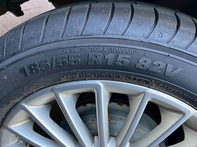 タイヤの山もあり、まだ、タイヤ交換は必要なし。