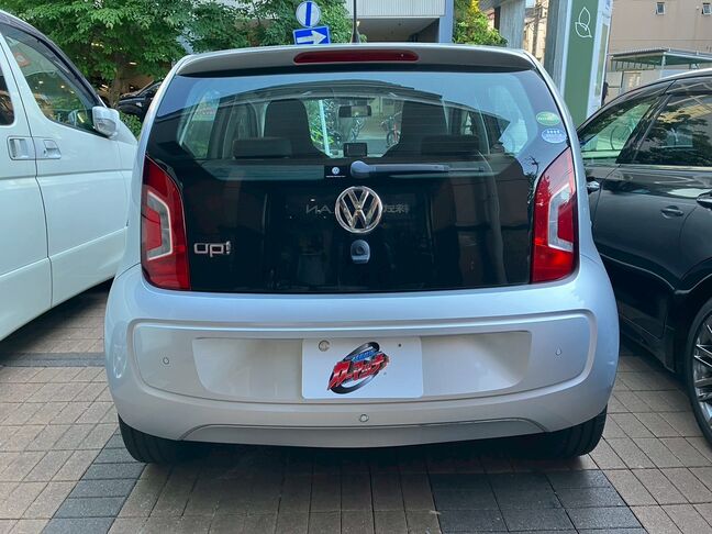 後ろから見ると近未来的なデザインになっております。