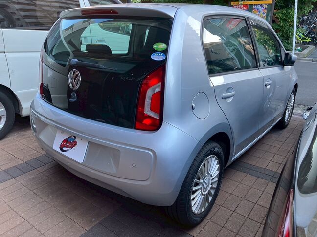 後ろから見ると近未来的なデザインになっております。