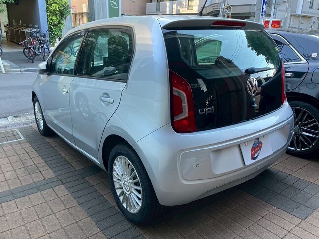 後ろから見ると近未来的なデザインになっております。