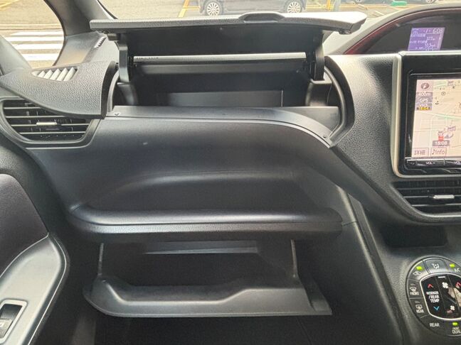 小物入れなどの収納も充実！