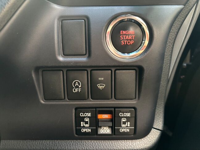 プッシュスタート、両側パワースライドドア！