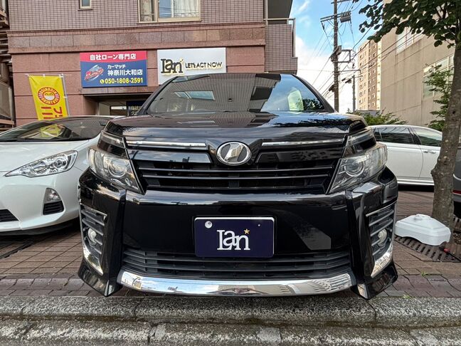 人気色黒色ボディ、トヨタ純正エアロ付き！