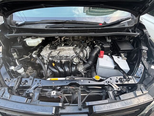 手入れされている綺麗なエンジンルーム！