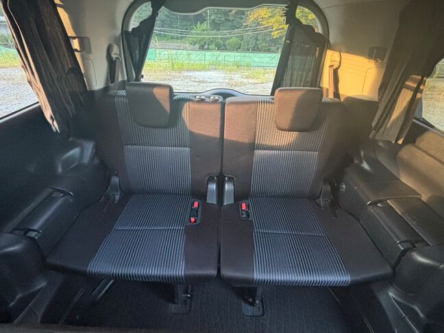 3列目シートもあるので大人数での移動も可能！