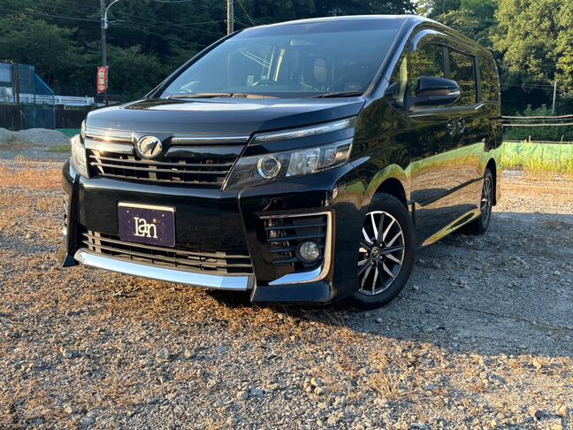 人気色黒色ボディ、トヨタ純正エアロ付き！