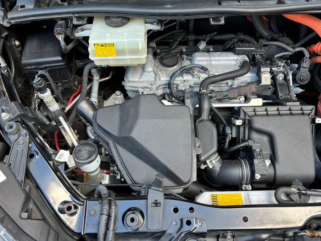 手入れされている綺麗なエンジンルーム！