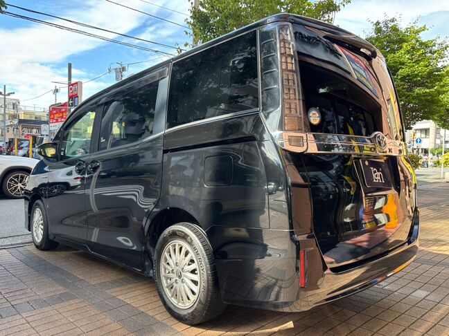 人気色黒色ボディ、大きな目立つ傷もなく綺麗な状態です！