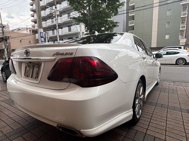 人気色の白色ボディ、アスリート仕様のエアロ！