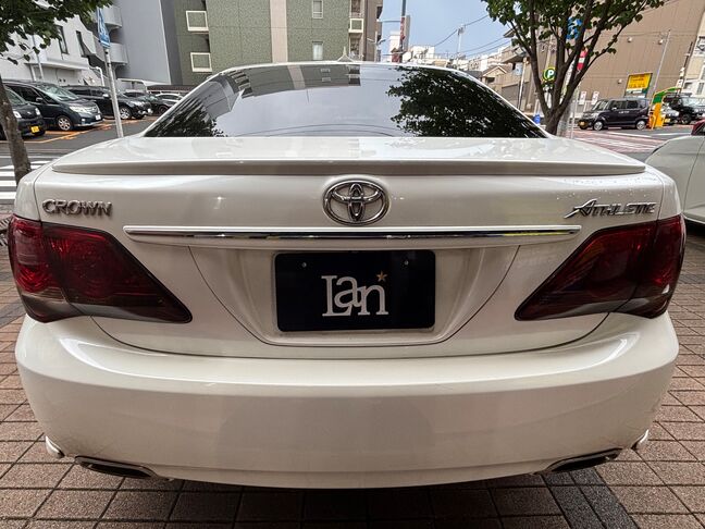 人気色の白色ボディ、アスリート仕様のエアロ！