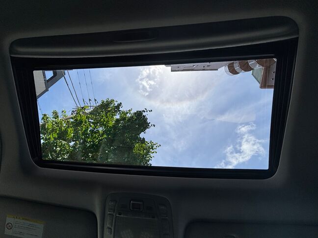 電動サンルーフ装備！