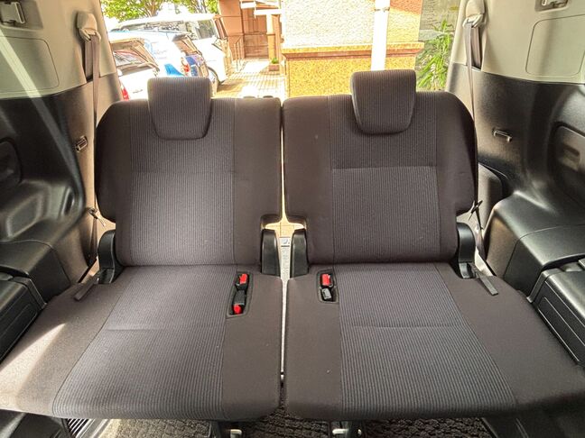 3列目シートもあるので大人数での移動も可能！