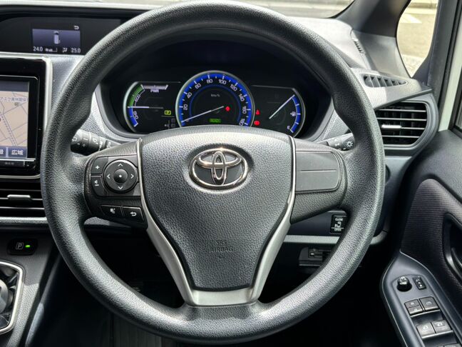 黒基調で統一されているシンプルでかっこいいインパネ回り！