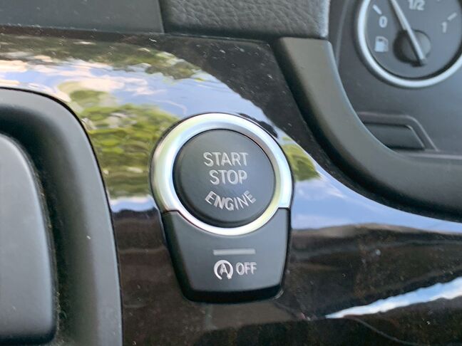 【廃車の無料引取り】当社は他社で購入された場合でも走行不能車や廃車の無料引き取り大歓迎です。「LINEでお問い合わせ」から車検証・車両の写真とご希望金額をお送りください