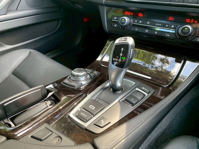 【友達追加の方法①】LINEで「@391tycna」を検索して友達追加できます。