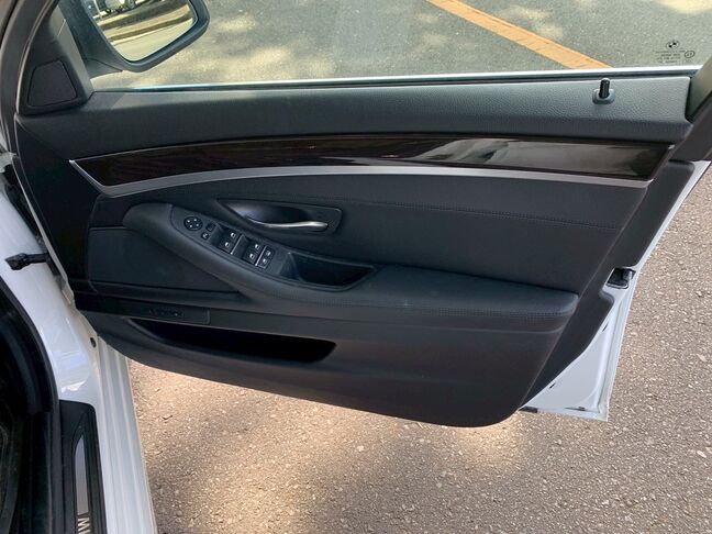 【友達追加の方法①】LINEで「@391tycna」を検索して友達追加できます。