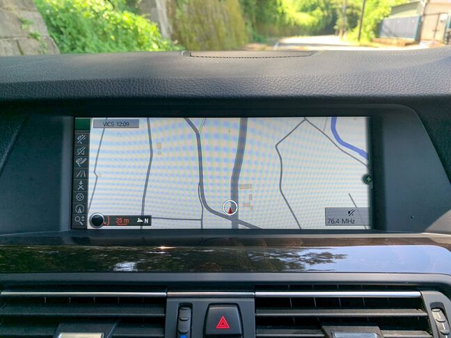 【友達追加の方法①】LINEで「@391tycna」を検索して友達追加できます。