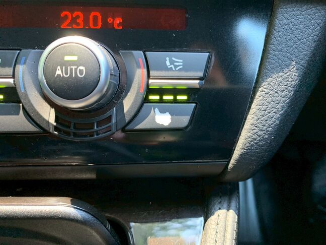 【お車探し】お客様のご要望に応じて、仕入れのプロがお客様と一緒にご希望のお車をお探しさせて頂くサービスをご提供しています。ご遠慮なくお申し出ください。