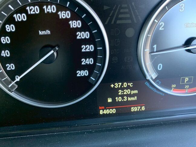 【友達追加の方法②】車両画像の2枚目のQRコードをLINEで読み込んで友達追加できます。