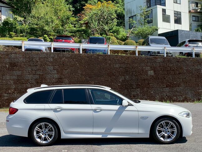 【お車探し】お客様のご要望に応じて、仕入れのプロがお客様と一緒にご希望のお車をお探しさせて頂くサービスをご提供しています。ご遠慮なくお申し出ください。