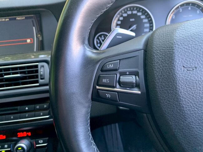 【友達追加の方法①】LINEで「@391tycna」を検索して友達追加できます。