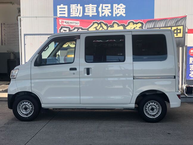 キャリア取り付けできます！！
ナビ、ヘッドライト球、ホイールの交換もお気軽にご相談ください。