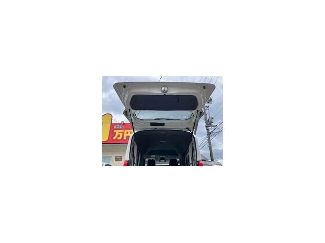 国家認定整備士の点検済み車両です。ここから始まるカーライフは当社にて！維持もオイル交換軽自動車１，２００円普通車１，８００円！その他ご提案も盛りだくさん！０５４－３９５－７５４０まで