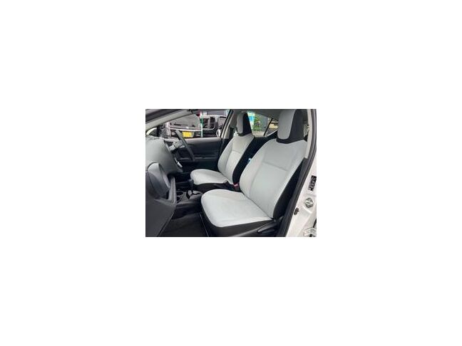 速く！お値打ち！安心！確実！なウルトラ車検。検査手数料全車種一律１３，０００円（税抜）。最短４５分！金額に不安な方は無料の事前見積もりからどうぞ！詳しごくは車検専用ダイヤル０５４－２７７－９９９８まで
